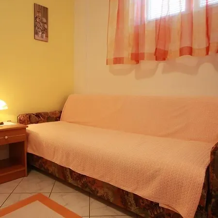 Akvarij - One Bedroom Hotel